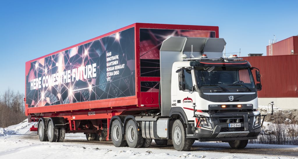 Stora Enson ja Mantsinen Groupin yhteishanke: ilman kuljettajaa automaattisesti ajava kuorma-auto