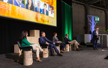 Pulp & Beyond paneelikeskustelu